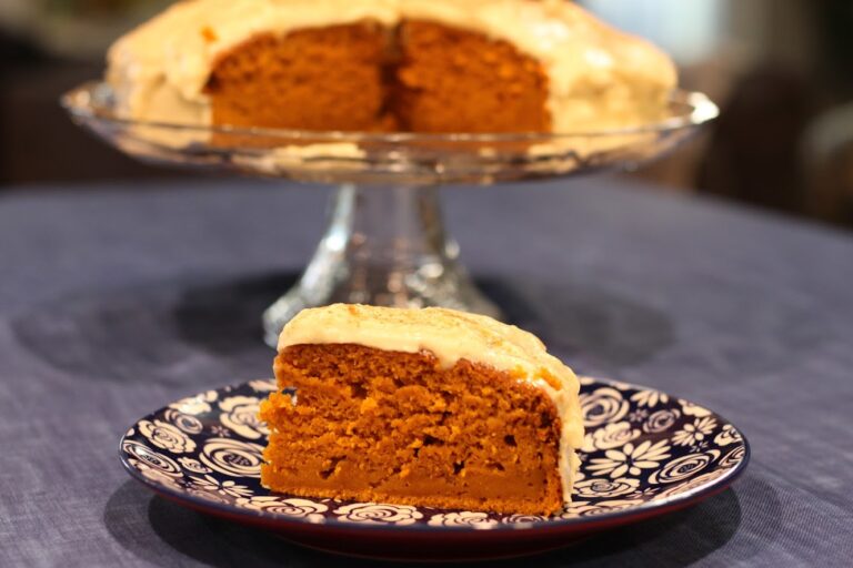 Coach Holtz – Pumpkin Cake